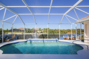 Luxury 4 Bed Villa with Private Jetty, Charlotte Harbour Villa 5811